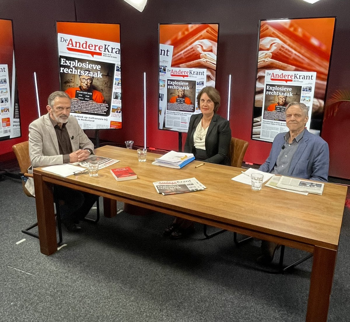 cafeweltschmerz's tweet image. Aanstaande zondag is er weer een nieuwe uitzending van De Andere Tafel!