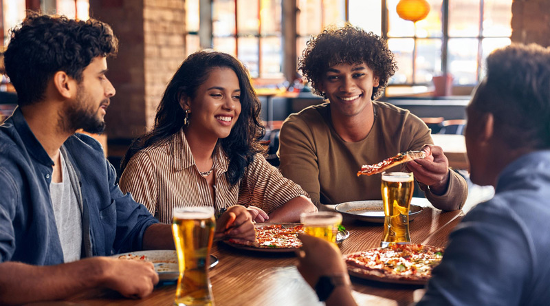Quick-Service Restaurants Surge Ahead as UK Consumers Seek Value and Convenience catererlicensee.com/quick-service-… #FoodAndDrink #Hospitality #News