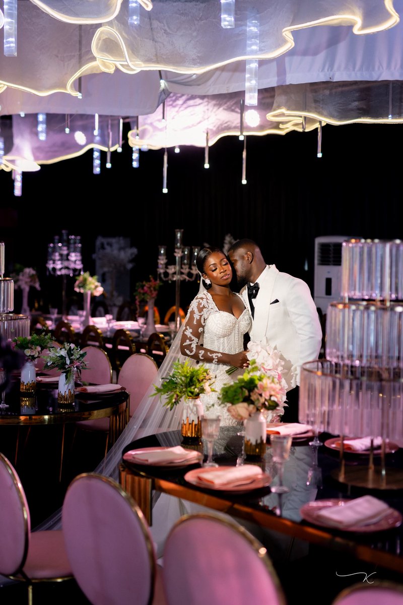 OhenekingKay's tweet photo. Sealed with a Kiss 🤍 Michael &amp; Owusuwaa https://t.co/6jd7CIoTwp