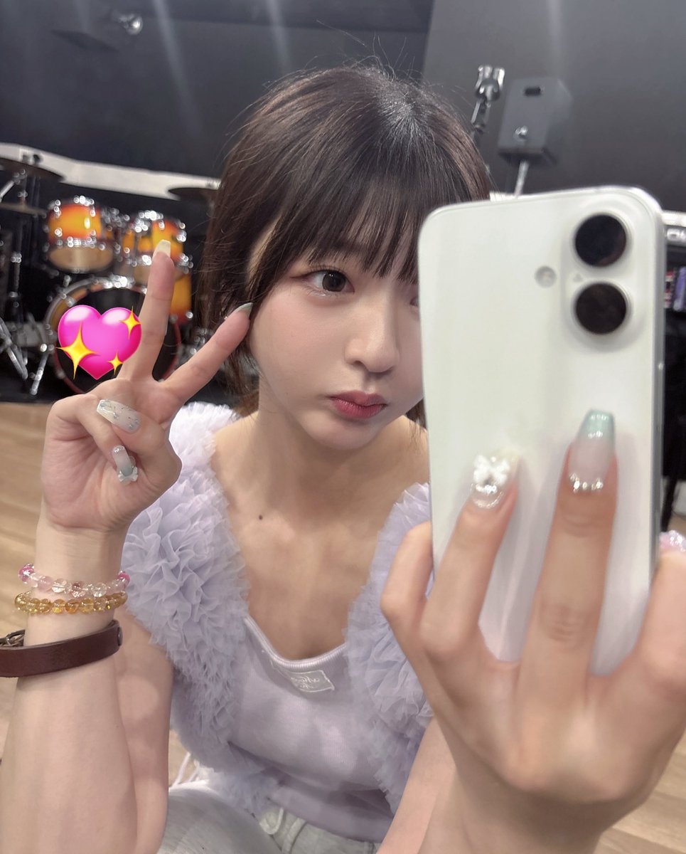 pippitamm's tweet photo. ねー、今日はね?
🔥中間大事な日🔥🥺👍🏾
連日のリハ、配信で顔にも疲れが〜🤣
だけどここを乗り越えたらわたしなんでも出来る気がしてる✊🏻❤️🔥
リハ終えて21時には配信つけたいと思ってます‼️みんなで楽しむ🥹
#everylive
#comaru
#1or8 https://t.co/vHtuafhyfv