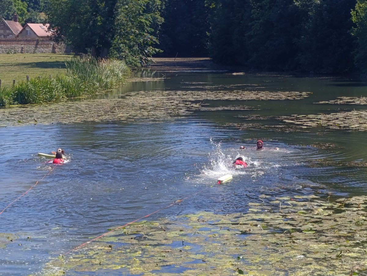 SDIS60's tweet image. #Matériel  🛟Tous les VSAV (Véhicules de Secours et d’Assistance aux Victimes) du SDIS 60 sont désormais équipés du KESA : Kit Élémentaire de Sauvetage Aquatique.

Un outil essentiel pour intervenir en sécurité en milieu aquatique.