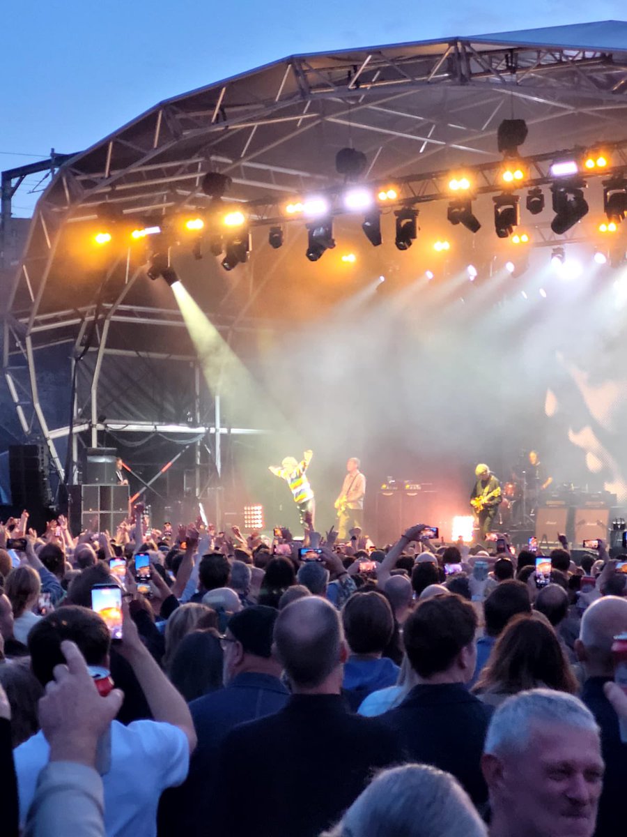 Dan Worsley (@dan__worsley) on Twitter photo Ready for take off ✈️ My OH managed to get proof that <a href="/Tim_Burgess/">Tim Burgess</a> can in fact fly as well as rock the Castlefield Bowl 🙌 Stunning night with <a href="/thecharlatans/">The Charlatans</a> 🎶 #SOTC Ready for take off ✈️ My OH managed to get proof that <a href="/Tim_Burgess/">Tim Burgess</a> can in fact fly as well as rock the Castlefield Bowl 🙌 Stunning night with <a href="/thecharlatans/">The Charlatans</a> 🎶 #SOTC