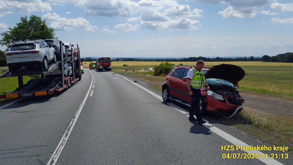4_7_2025 10:55
Na silnici 20/I u odbočky na Klenovice se střetla dvě osobní auta. Všechny složky na místě. Nevyprošťovali jsme. Komunikace bude uzavřena odhadem půl až jednu hodinu.