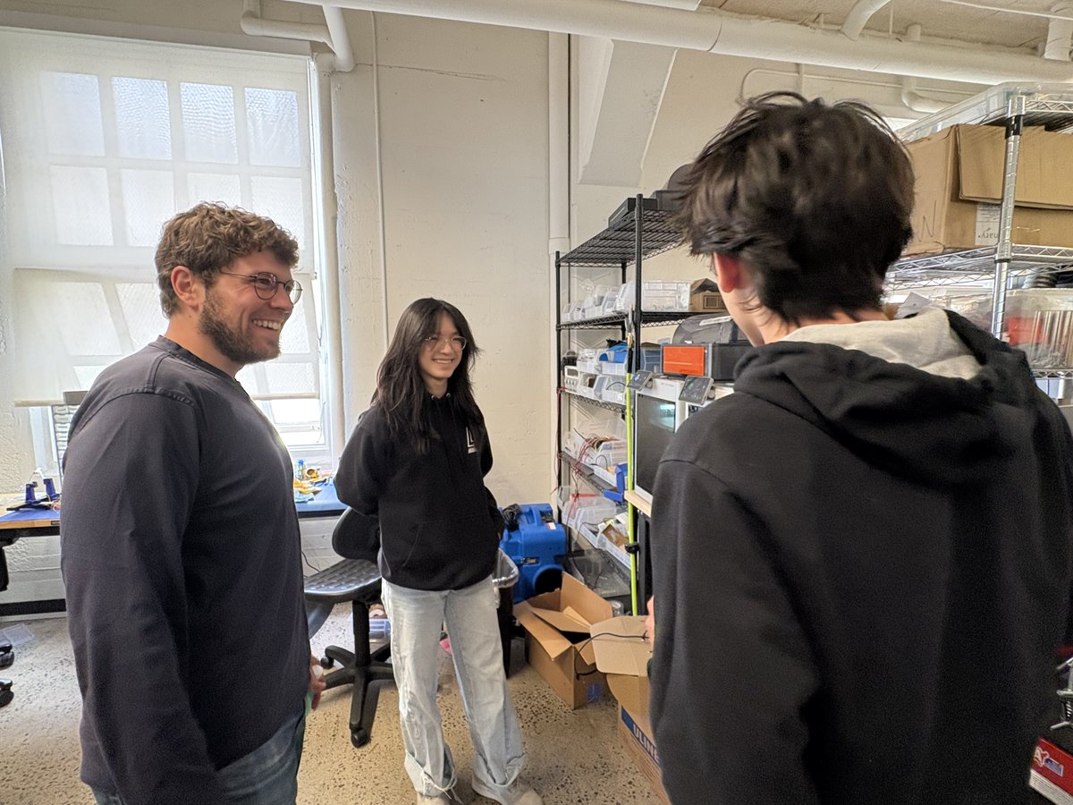just showed our robot to the founder of <a href="/discord/">Discord</a> 

5 years ago, i built my first company on discord.

it's where i fell in love with building.

crazy how things come full circle.

absolutely unreal