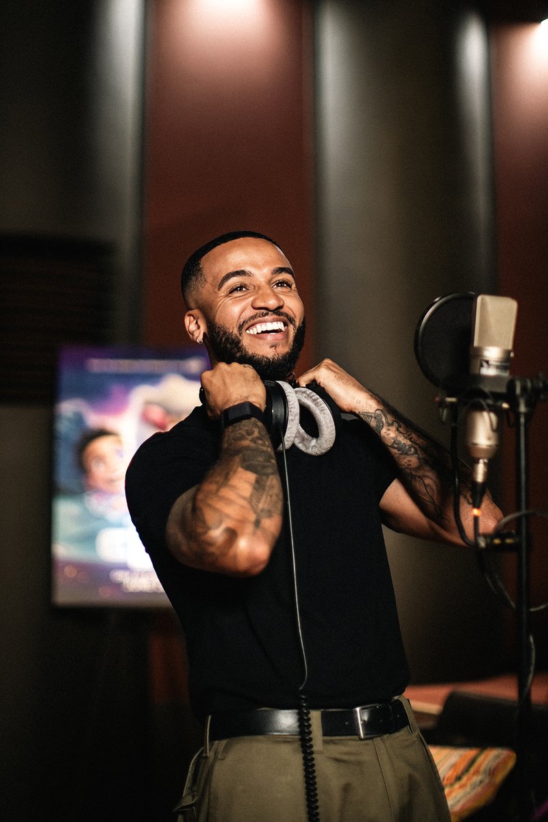 PinewoodStudios's tweet image. It was great to host this recording session at #SheppertonStudios for our friends @pixar and @DisneyStudios. Aston Merrygold takes us behind the scenes as he lends his voice to ‘Co-worker Aston’ in the UK release of #Elio.
