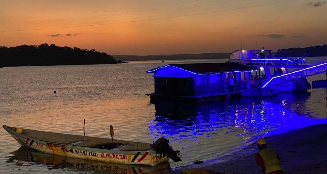 TravelSafiri's tweet photo. Evenings are out of this world.
#KilifiRiviera 
#Dutch #Heathrow #TembeaKenya https://t.co/7BwnT2epAs