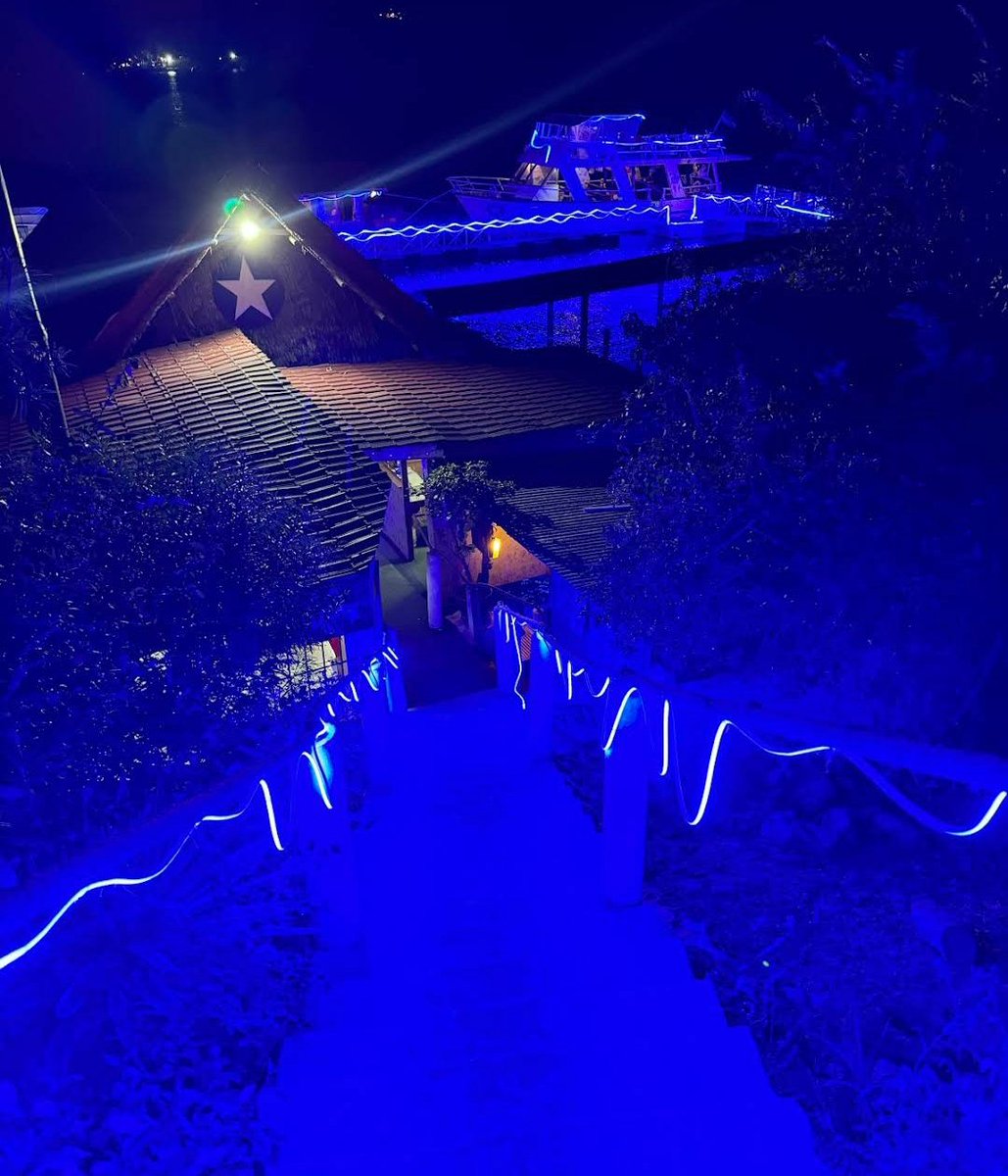 TravelSafiri's tweet photo. Evenings are out of this world.
#KilifiRiviera 
#Dutch #Heathrow #TembeaKenya https://t.co/7BwnT2epAs