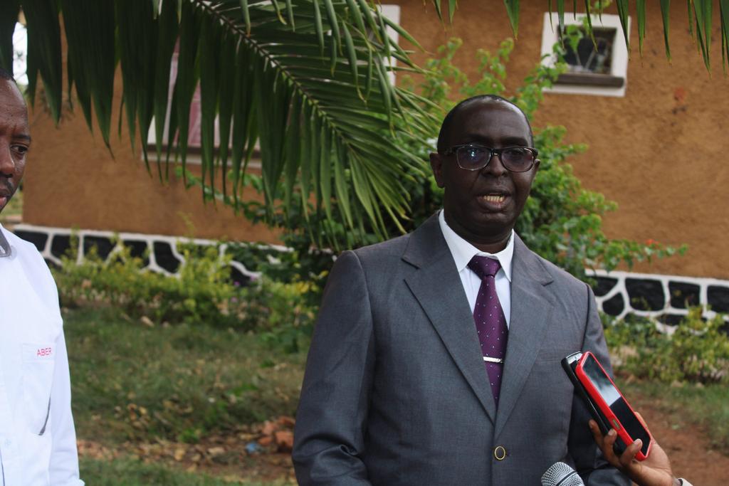 6/6 Le Gouverneur de #Butanyerera, Général de Brigade de police Victor Segasago, a salué l’engagement de l’ <a href="/ABER80724107/">ABER</a> et remercié le <a href="/BurundiGov/">Bureau du Premier Ministre</a> pour avoir réaffecté les fonds résiduels du PERK aux zones non encore couvertes. <a href="/MininterInfosBi/">MininterInfosBi</a> <a href="/NtareHouse/">Ntare Rushatsi House</a>. @minergiemine1.