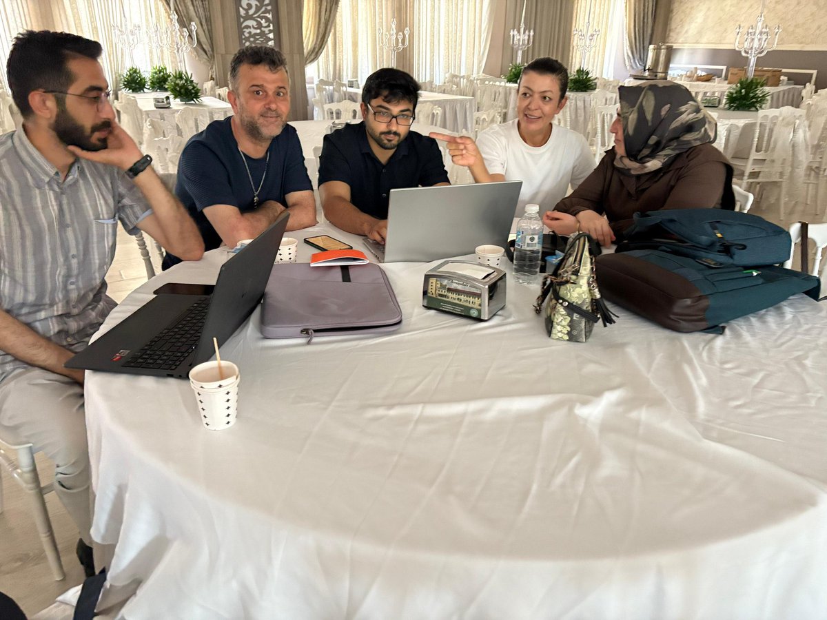 🔹Müdürlüğümüz tarafından düzenlenen "Bilimle Yola Çık, Projeyle İz Bırak! Yaz Dönemi Öğretmen Eğitimleri" kapsamındaki "eTwinning Proje Hazırlama Atölyesi" tamamlandı.

<a href="/tcmeb/">Millî Eğitim Bakanlığı</a> <a href="/Yusuf__Tekin/">Yusuf Tekin</a> 
<a href="/MucahitYentur/">Murat Mücahit Yentür</a> <a href="/tretwinning/">eTwinning Türkiye</a>