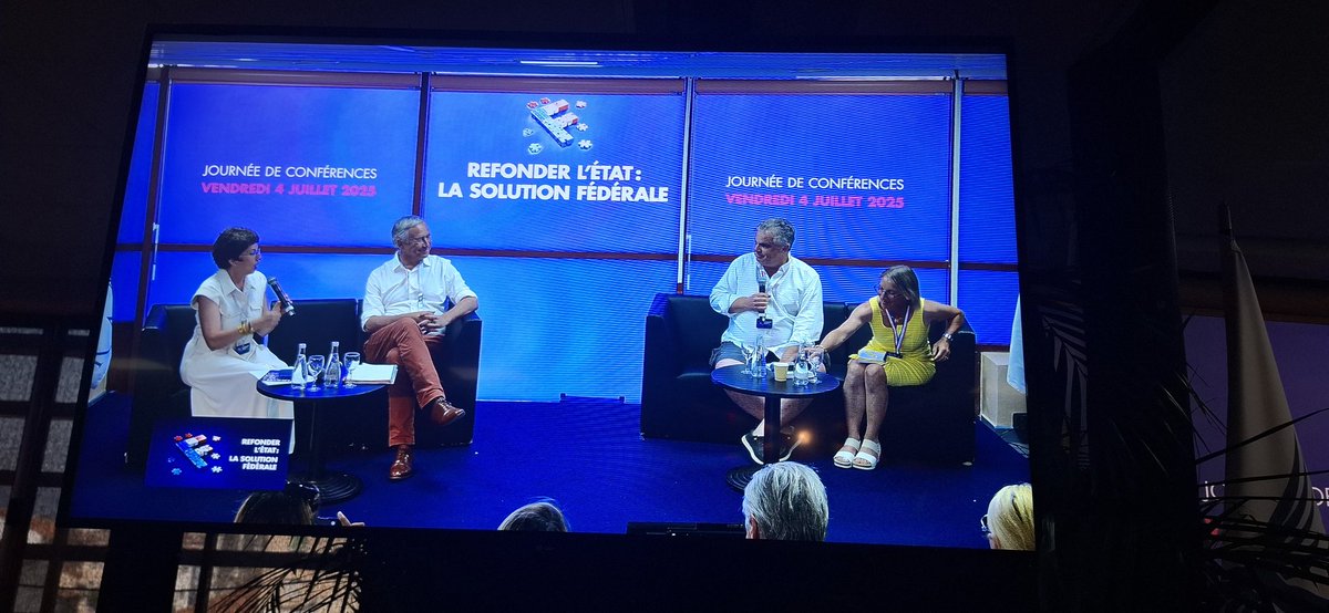 ChEocheDuval's tweet photo. Colloque de @VilleStRaphael 
@Benedetti65 @Vero_Jacquier
@VeroLefloch
@AlexandreJardin
Jean-Vincent Chanteau
débattent sur la cocotte minute 🇫🇷 qui menace faute d' 👂de l'Etat , des politiques....
@f_masquelier #Gueux #GilletsJaubes etc https://t.co/ipHd8eDQUb
