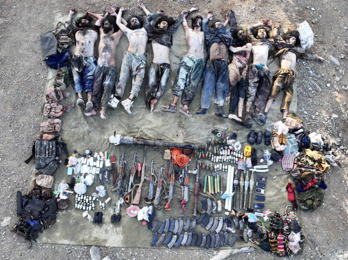 کہا تھا نا پہاڑوں میں بھی چھپنے کی جگہ نہیں ملے گی۔ 😎✌️