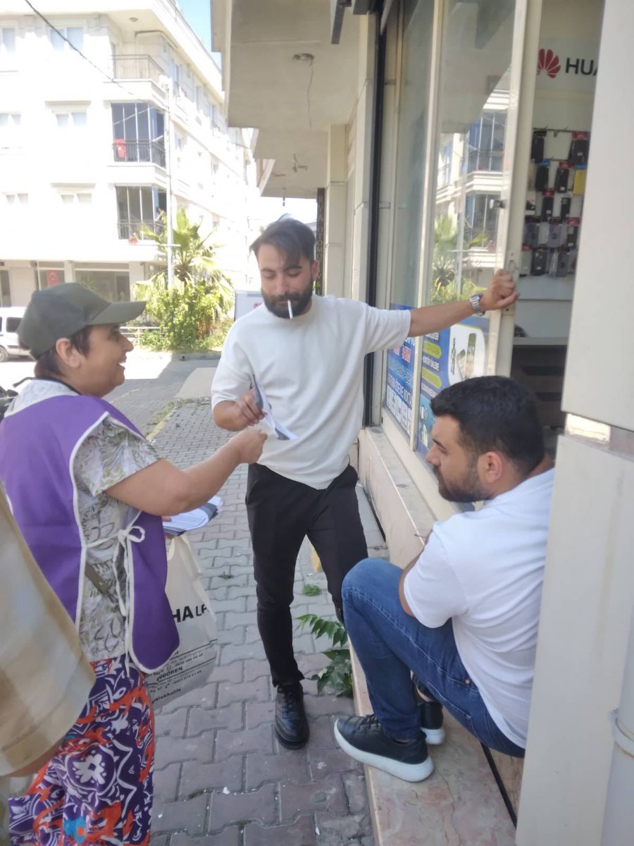 DEMistanbulemek's tweet image. Asgari ücretin ve emekli maaşlarının arttırılması,enflasyon karşısında ezilmemeleri için Büyükçekmece Bakırköy,Bahçelievler,Beylikdüzü,Avcılar,Kadıköy ilçelerinde yapmış olduğumuz çalışmalar.