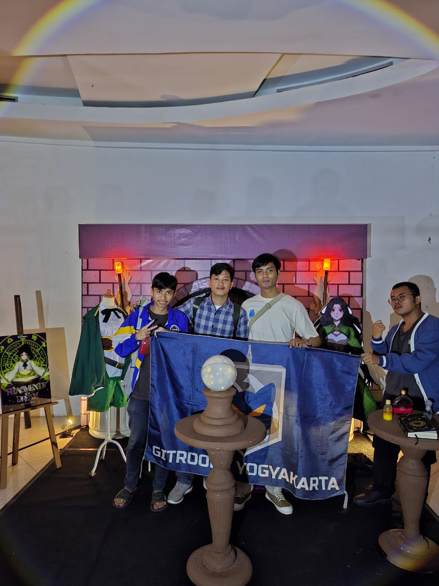 GitroopsYK's tweet photo. Terimakasih atas segala moment di event Seitansai kak @A_GitaJKT48 ijinkan untuk pulang terlebih dahulu dan sampai bertemu di event JKT48 tour
Btw projeknya keren banget Min @gitroops π π«Άβ€οΈ
#FragmentsOfADream
#GitaGifted24th https://t.co/QsishUCHQs