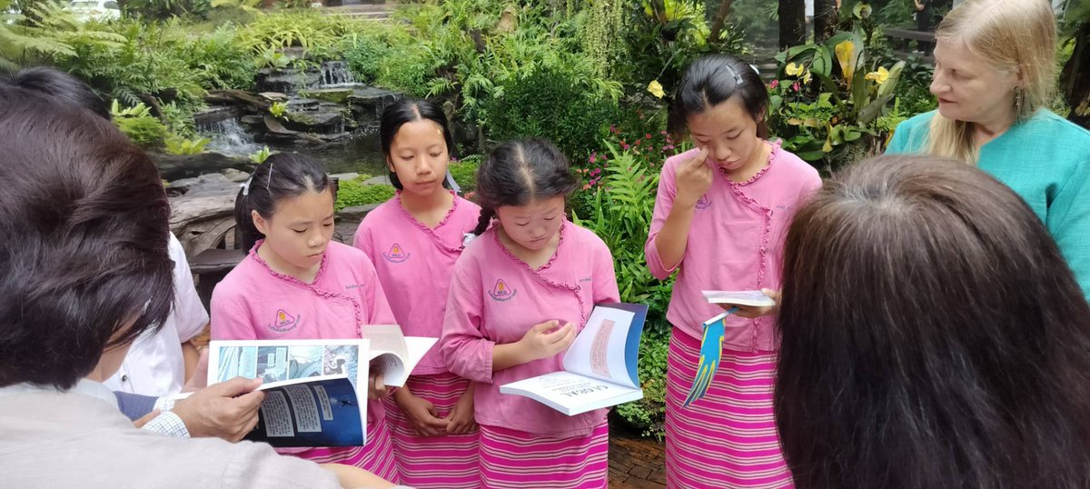 Today, Annette Kunigagon, our Honorary Consul in Chiang Mai, visited Anusarnsunthorn School for the Deaf and donated Irish children’s booksas part of the Global Book Giveaway, marking #Bloomsday2025 and 50 years of Ireland–Thailand ties.
