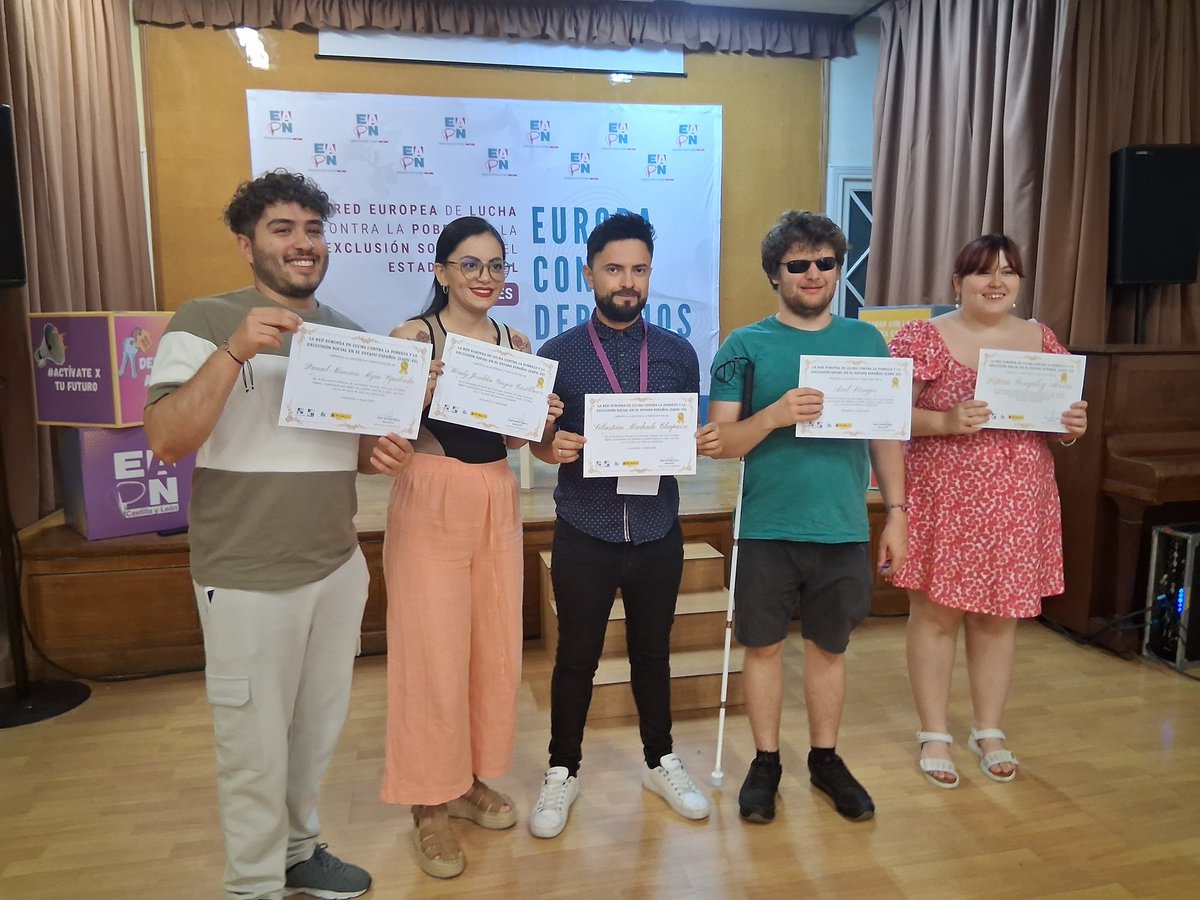 EAPN Castilla y León (@eapncyl) on Twitter photo Última jornada del Encuentro Estatal de Activismo juvenil de <a href="/EAPNes/">EAPN España</a>. La delegación de <a href="/EAPNCyL/">EAPN Castilla y León</a> formada por jóvenes procedentes de <a href="/redincola/">Red Incola</a> #Salamancaacoge y <a href="/FundacionAdsis/">Fundación Adsis</a> Última jornada del Encuentro Estatal de Activismo juvenil de <a href="/EAPNes/">EAPN España</a>. La delegación de <a href="/EAPNCyL/">EAPN Castilla y León</a> formada por jóvenes procedentes de <a href="/redincola/">Red Incola</a> #Salamancaacoge y <a href="/FundacionAdsis/">Fundación Adsis</a>