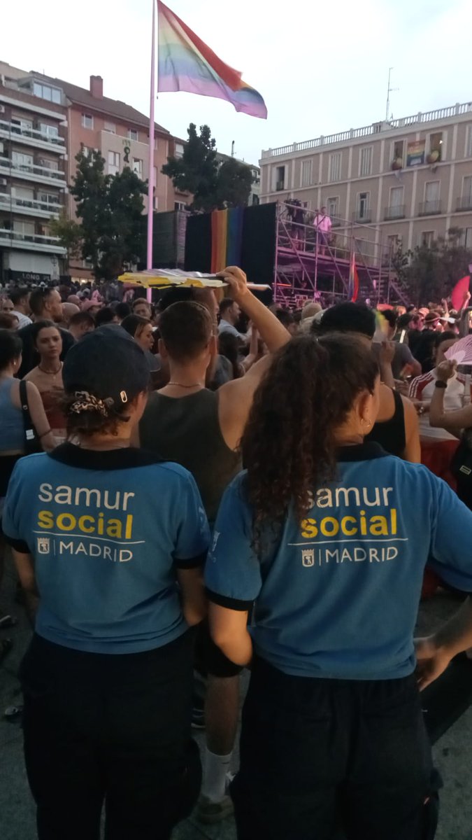 Durante el #mado2025 puedes encontrarnos en las zonas en las que se ubican los escenarios y mañana a lo largo de todo el recorrido de la manifestación.

Y, como siempre, también puedes contactarnos a través del 112, 24 horas al día, 365 días al año