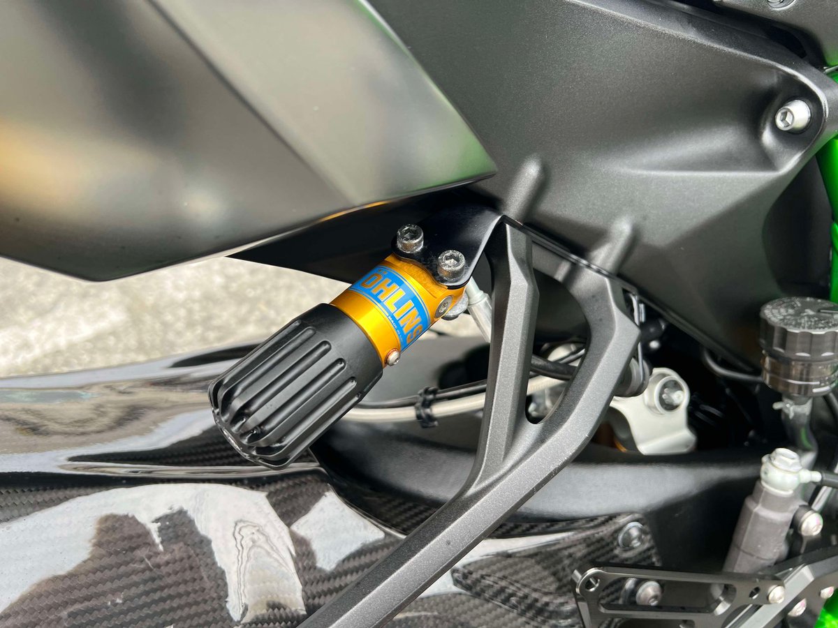 mfd_kobe's tweet image. MFD神戸のｍです😸 

【🔥7月決算セール速報！】
世界120台限定！Ninja H2 CARBON が50万円OFF！💰
💥598万→548万！💥 
✅スーパーチャージャー搭載！ 
✅前後オーリンズ＆カスタム多数！
 
このチャンス見逃すな！👇 moto.webike.net/bike_detail/20…
他にもセール車多数！

#決算セール #NinjaH2 #H2CARBON