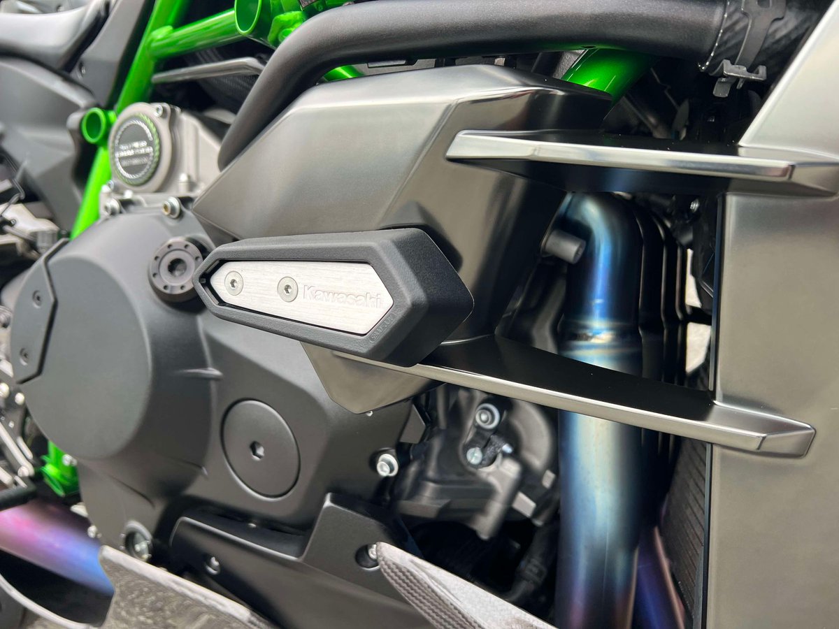 mfd_kobe's tweet image. MFD神戸のｍです😸 

【🔥7月決算セール速報！】
世界120台限定！Ninja H2 CARBON が50万円OFF！💰
💥598万→548万！💥 
✅スーパーチャージャー搭載！ 
✅前後オーリンズ＆カスタム多数！
 
このチャンス見逃すな！👇 moto.webike.net/bike_detail/20…
他にもセール車多数！

#決算セール #NinjaH2 #H2CARBON