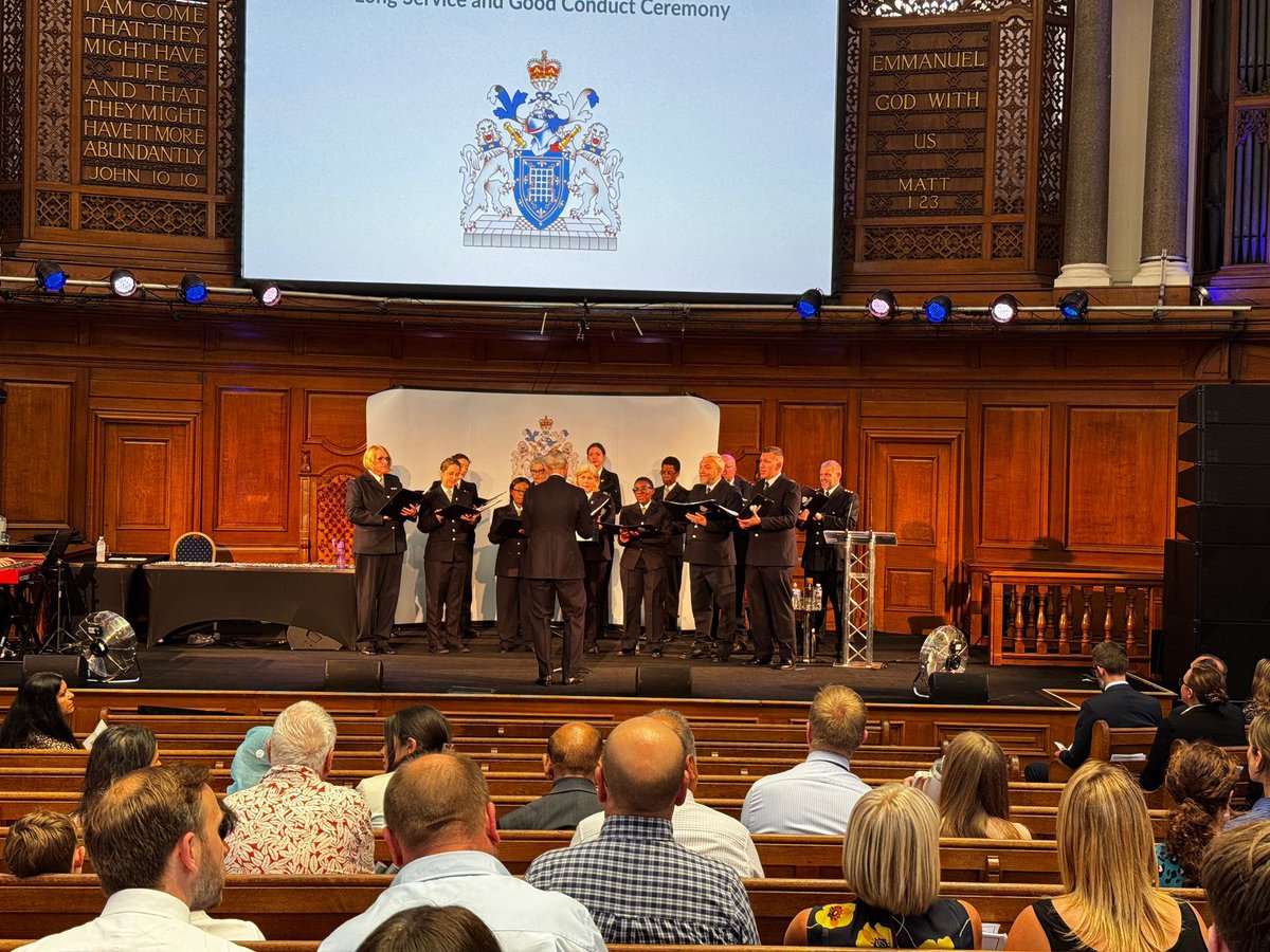 On Wednesday we sang at another Long Service and Good Conduct Ceremony, one of our regular performance opportunities 🎶

If you want to see us for yourself come along to St Clement Danes Church on the 12th for our Summer Conert!! ☀️

Tickets available from our website 🎟️