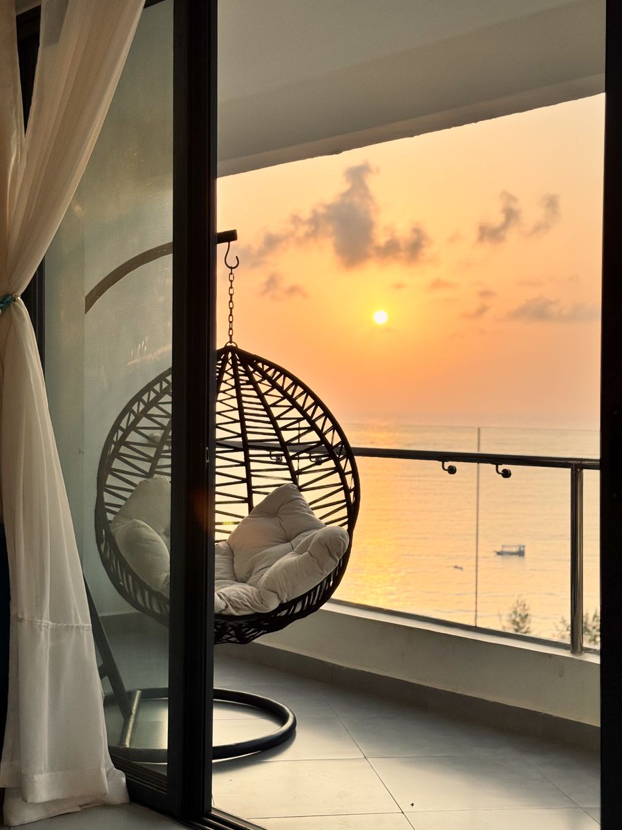 Si kila getaway lazima ikuwe lazy 😎

Ka unataka ku-relax na bado u-stay fit, hii 3-bedroom beachfront unit ni deal!

Gym iko, pool iko, ocean mbele na ka view -unajichocha na unajipumzisha at the same time 🔥
📲 0702 898 694 | havensuitesbnb.com
#HavenSuites #BeachfrontBnB