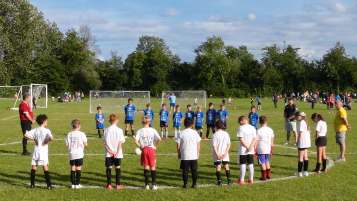 Day 4 at our Champions League yesterday where all our players held a minutes silence before each match. Rest in peace, Diogo Jota....⚽🔴🟢