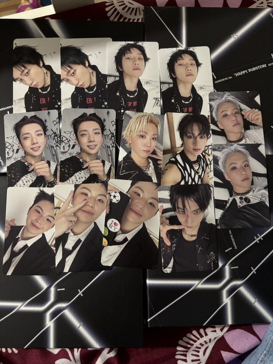 wonhan_gastos's tweet photo. Wts/lfb seventeen burstday

Weverse pob: 320php (dino, seungkwan, woozi, the8)

Regular album pcs: 200php each
Daredevil pcs: 100php

- 1week reservation 
- all are onhand
- X sensitive (some pcs have flaws, will send vid condi)
- +pf

Loc : bulacan
Mod: lbc only (nsakto:reg) https://t.co/z66C4BUync