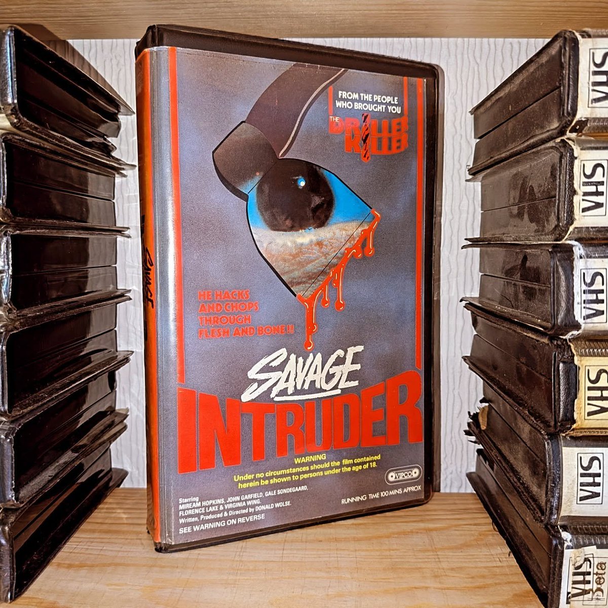 KevanX's tweet photo. My latest column is one for the collectors, with four vids every tapehead should know. The films are all bangers, too!
Read it in issue 91 of @screamhorrormag in shops now!
#vhs #deathbyvhs #vhslives #vhshorror https://t.co/r5Ugfg7AlX