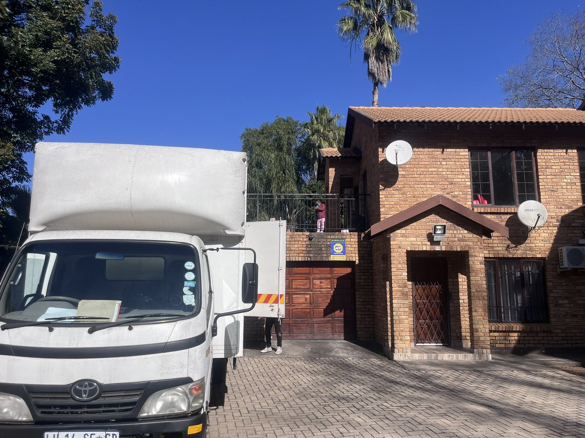 LuvhengoMotors's tweet image. For all your moving and delivery needs.
Cell/WhatsApp: 0662243911 @LuvhengoMotors