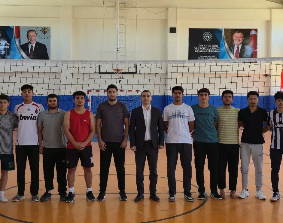 Kaymakamımız Sayın Hasan İnanç GÖKÇAYIR, ilçemiz Gençlik ve Spor İlçe Müdürlüğü ile Gençlik Merkezlerini ziyaret etti.

 Sayın GÖKÇAYIR, yürütülen çalışmalar hakkında bilgi aldı. Gençlere ve tüm kurum personeline başarılar dileyerek özverili hizmetlerinden dolayı teşekkür etti.