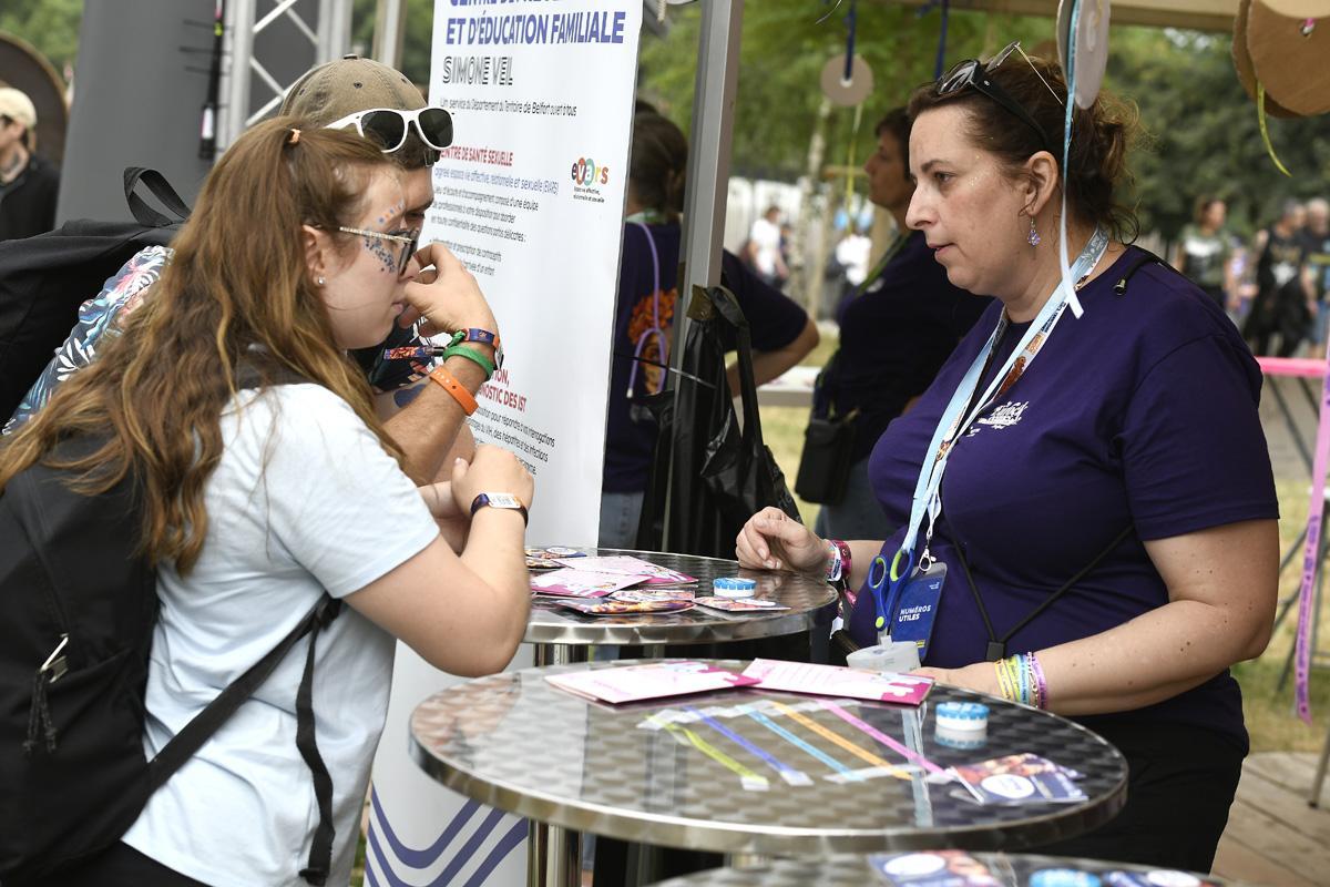 Le village "Pour l’amour du Rock" du Conseil Départemental vous attend pour répondre à vos questions prévention et santé, dépistage et lutte contre les violences sexistes et sexuelles. 
L'espace All Access de la MDPH assure votre confort. #territoiresolidaire #eurockeennes