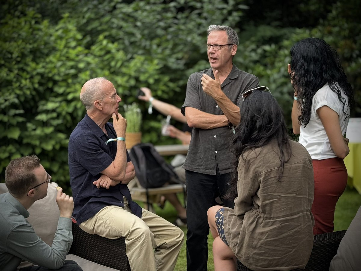 MattTeachCoach's tweet image. So many cool conversations and brilliant minds at work here at @EducationFest 🤩 @teacherhead @olicav @WALKTHRUs_5