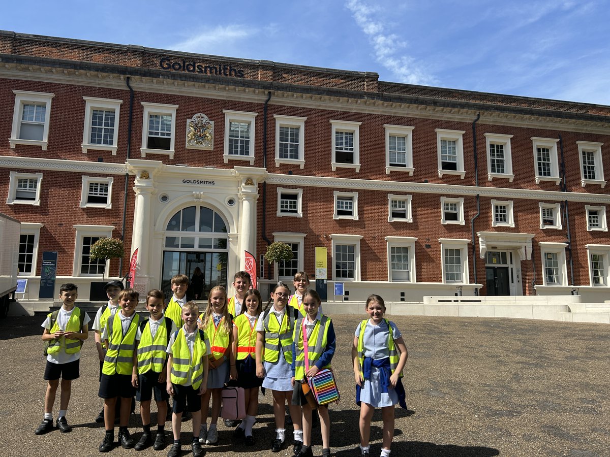 Mossbourne Herd Lane Academy (@mhlamossbourne) on Twitter photo Miss Woolf and Mrs Rodrigues have safely arrived at the University of London with the <a href="/BrilliantClub/">The Brilliant Club</a> children who are very excited for their graduation! Miss Woolf and Mrs Rodrigues have safely arrived at the University of London with the <a href="/BrilliantClub/">The Brilliant Club</a> children who are very excited for their graduation!