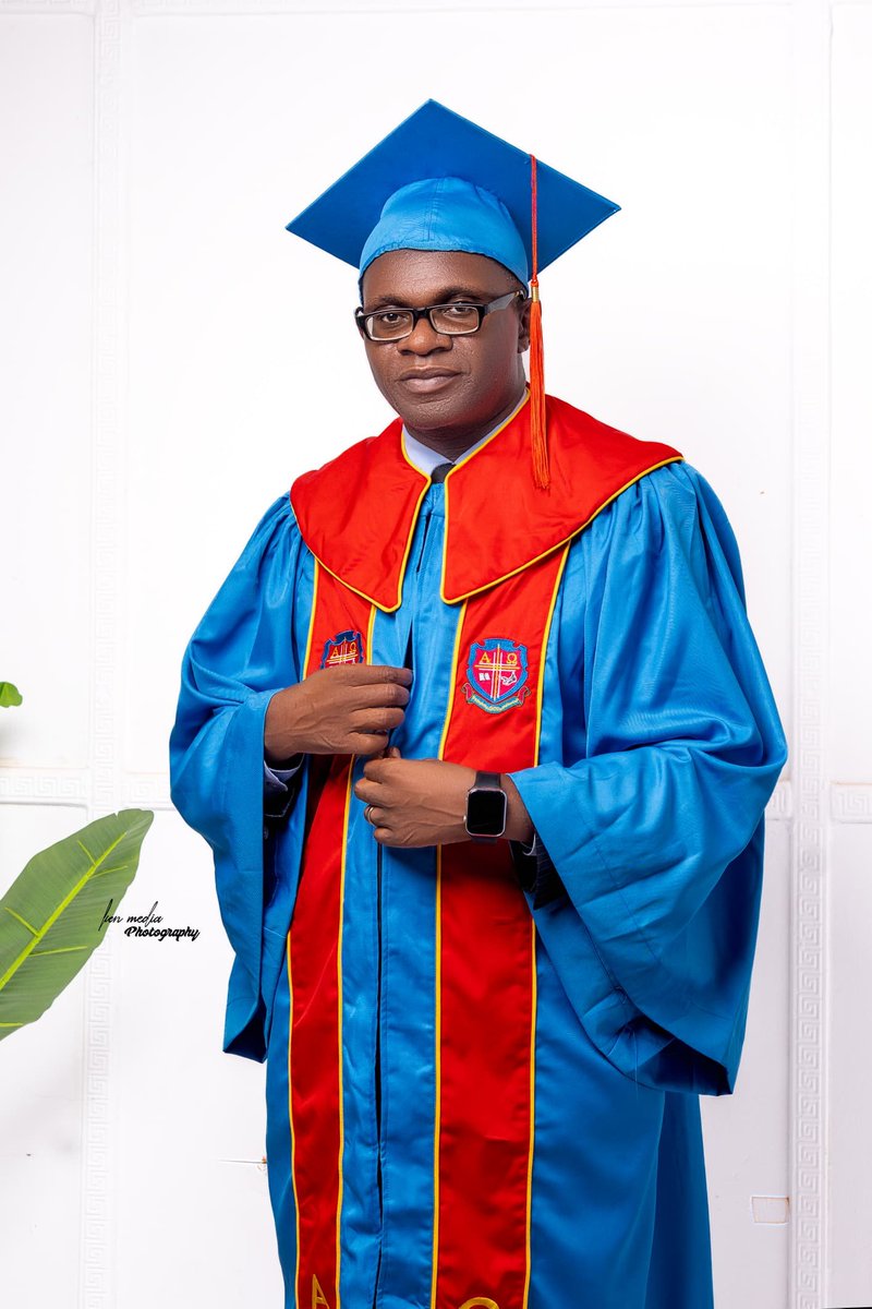 KizzaJk's tweet photo. Yogaayoga nnyo mukmawange @StevenBusuulwa Akulira entambuza y'emirimu ku BBS Terefayina, olw'okufuna ddiguli ey’okubiri mu by’empuliziganya eby’ekikugu (Master of Arts in Strategic Communication-MASC) okuva mu ssettendekero wa Uganda Christian University.  Yogaayoga Ssaalongo SDB https://t.co/GQWM5d0fPy