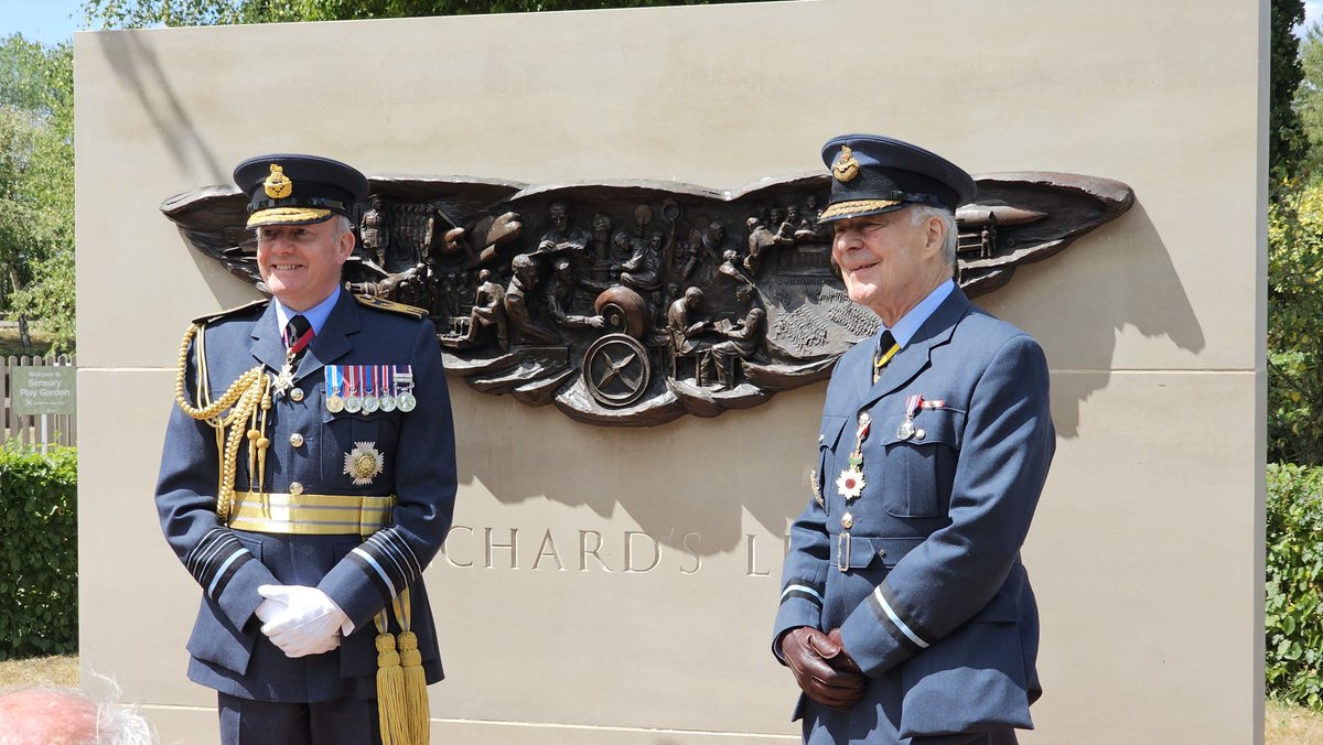 ChiefofAirStaff's tweet image. Privileged to attend RAF Halton Apprentices' Association Trenchard Legacy Unveiling & Reunion @Nat_Mem_Arb. A powerful reminder of our Service roots & times we've served through. Always an honour to meet & celebrate with retired and serving RAF personnel, thank you all.