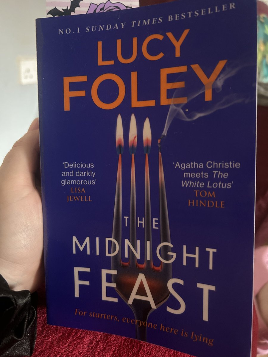 ThatJade94's tweet photo. Love this book! #lucyfoley #themidnightfeast https://t.co/fnYNEPugNs
