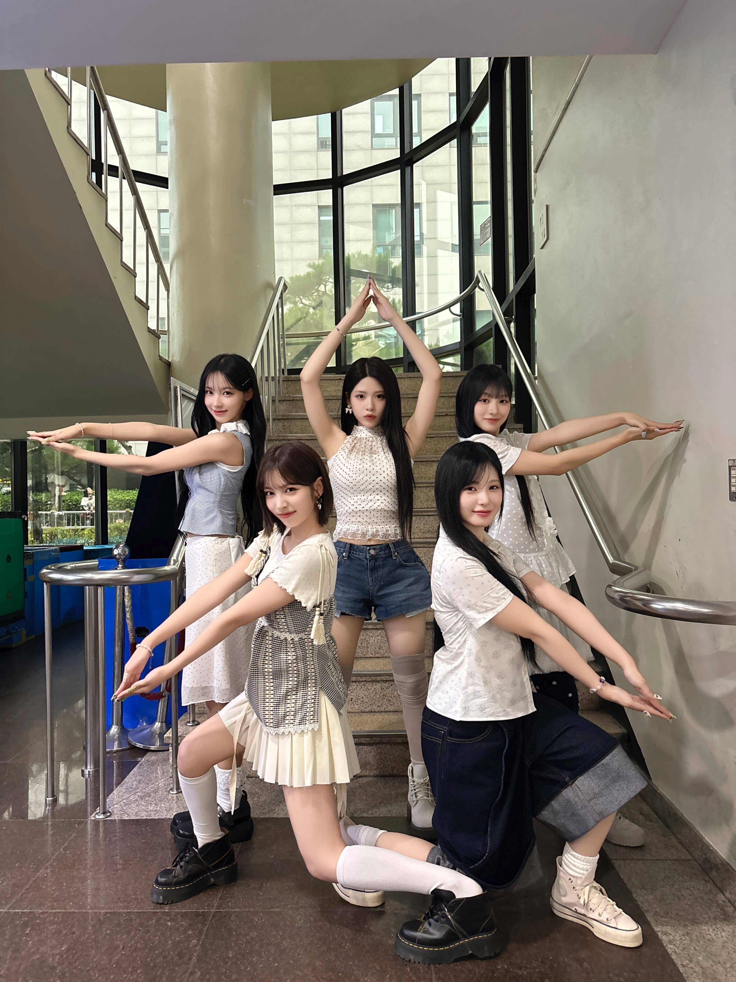 GvAUEd3aYAAZv1c?format=jpg&name=4096x4096