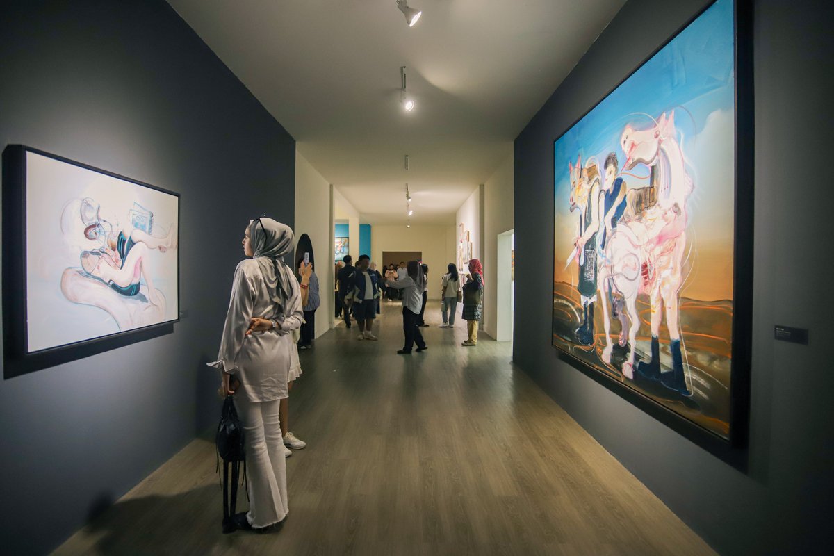artjog's tweet photo. 👁what you can enjoy at ARTJOG 2025👁

➡On the right: Herru Yoga. After Picasso, Guernica. 2025. 
⬅On the left: Herru Yoga. I and I, Summer Skirmish 2. 2025.

Come visit soon!🥳

#ARTJOG #Motif #AmalanARTJOG #ARTJOG2025 #ExhibitionView https://t.co/mEyEa6Pfgr
