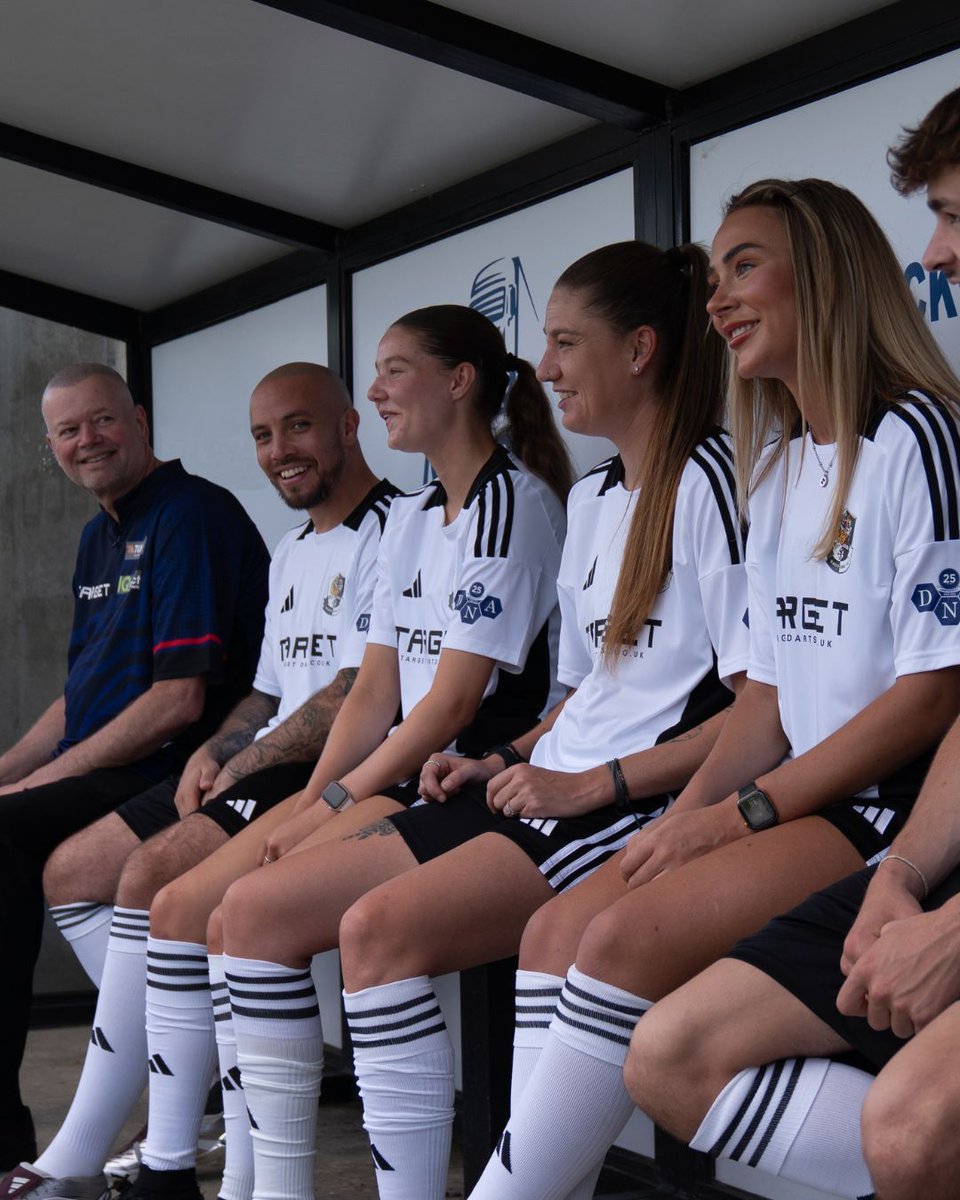 𝐃𝐀𝐑𝐓𝐅𝐎𝐑𝐃 𝐅𝐂 25/𝟐𝟔 𝐇𝐨𝐦𝐞 𝐒𝐡𝐢𝐫𝐭 

The new home kits are available to pre-order online NOW to pick up from the club shop from midday on the day of the first pre-season fixture against EFL Championship side Charlton Athletic on 12th July. dartfordfc.ktckts.com/brand/merchand…