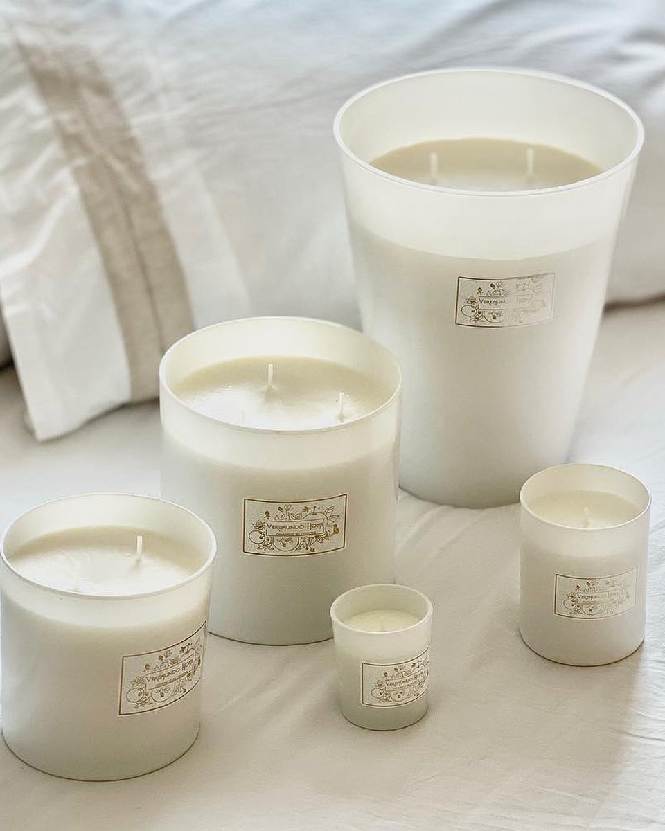 Texturas suaves y velas cálidas en Veremundo, que presenta en #Intergift2025 tres colecciones con alma:

✨ Paris, elegancia francesa.
🌿 Organic, esencia natural.
💫 Special Moments, emociones en forma de aroma.

🕯️ Inspírate. Decora. Conecta.

#SumandoTendencias