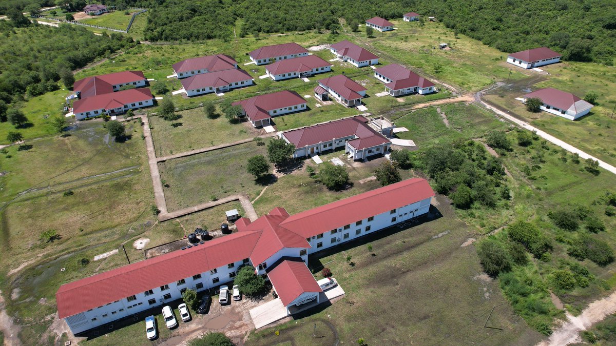 Ilituchukua miaka 59 (1961-2020) kujenga vituo 8,783 vya kutolea huduma za afya.

Mama ametumia miaka minne (2021-Aprili 2025) kujenga vituo 4,063.

Kwa miaka 10, atajenga vituo sawa na tulivyojenga tangu uhuru.

#TikiKwaSamia