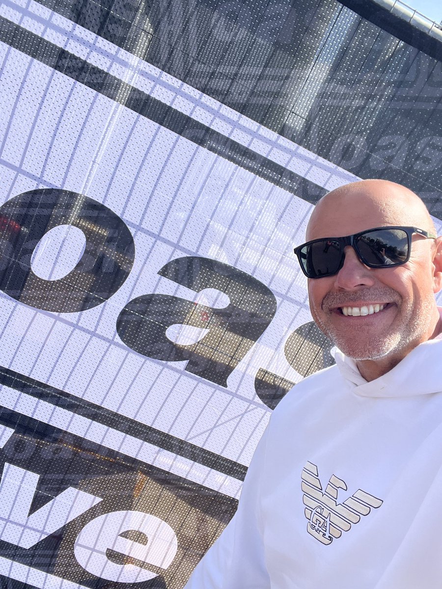 Jason Mohammad (@jasonmohammad) on Twitter photo About to go on <a href="/BBCRadio2/">BBC Radio 2</a> to talk to <a href="/vernonkay/">Vernon Kay</a> about the Oasis gig and Cardiff!
Tune in @bbcsounds 👌🏽
#oasislive25 About to go on <a href="/BBCRadio2/">BBC Radio 2</a> to talk to <a href="/vernonkay/">Vernon Kay</a> about the Oasis gig and Cardiff!
Tune in @bbcsounds 👌🏽
#oasislive25