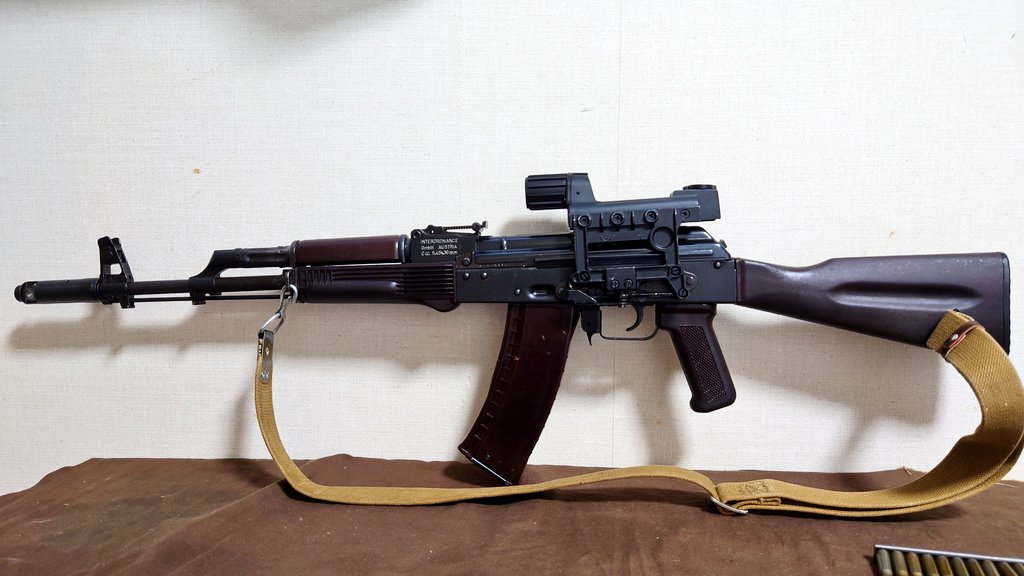 #ななよんの日
本日の主役
🇧🇬AK74&amp;🇷🇴試作AK74