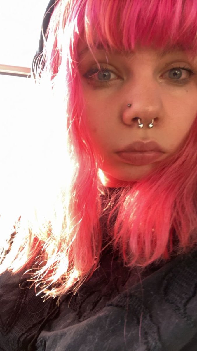 echobrainrot's tweet photo. am i actually pretty or is it just makeup https://t.co/nYdt21RjvL