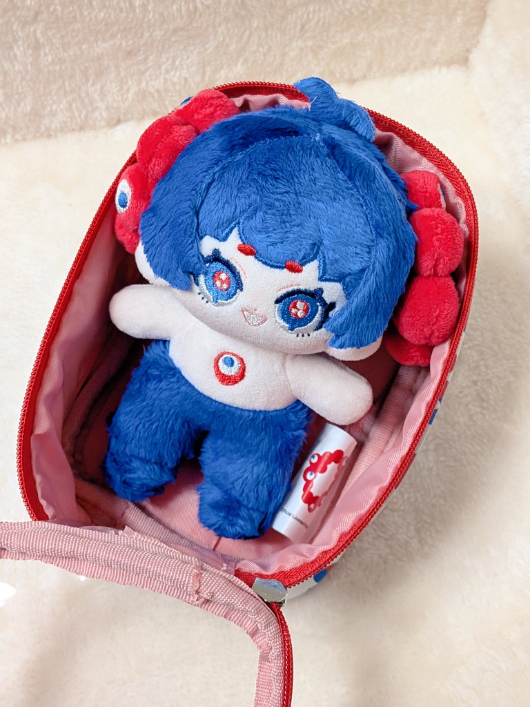 tpok_nu1's tweet image. ミャクミャクぬいポーチ届いた〜！
ミャっくん(娘命名)に何もかもピッタリ過ぎて完ぺき