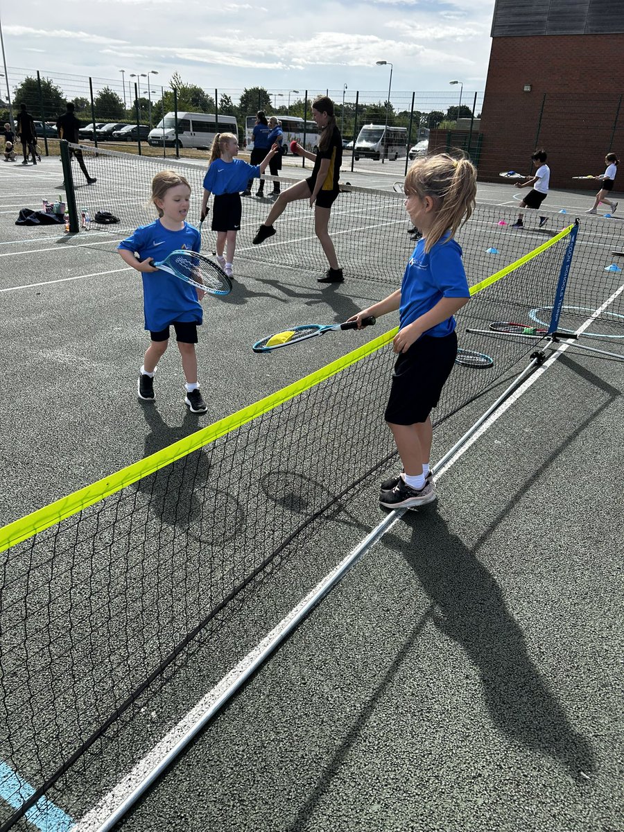 Norbridge_PE's tweet image. We are having a great time at the KS1 Tennis Festival over at @OaksPe 🎾