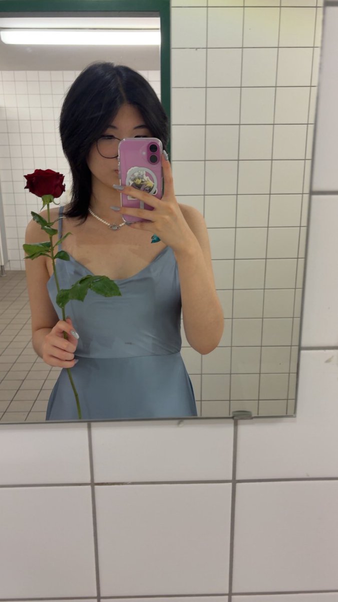 Nuyo🦈 tweet media