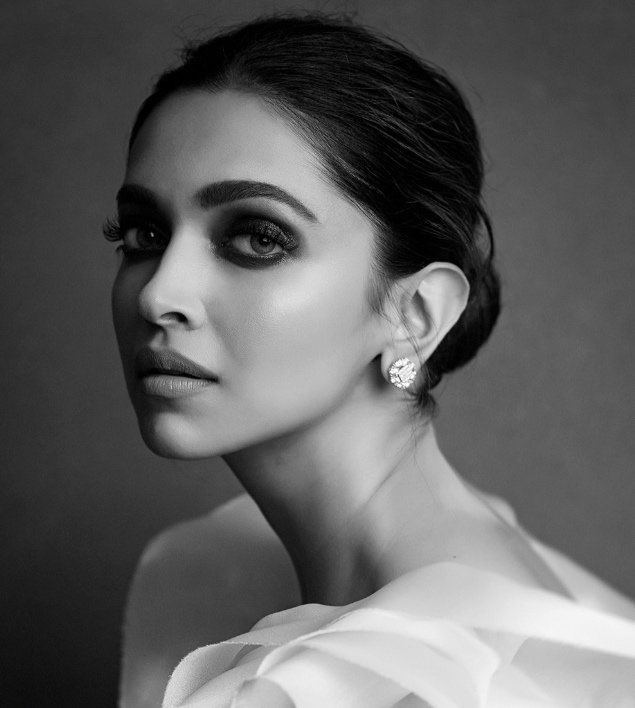 AkparovaMira's tweet photo. Deepika Padukone was listed in Variety's list of women that have made an impact in Global Entertainment. She was the only Indian actress who had made it to the list🤌

#DeepikaPadukone #Queen #first #power #india #GLOBALDOMINION #supestar https://t.co/s19H8h7QEg