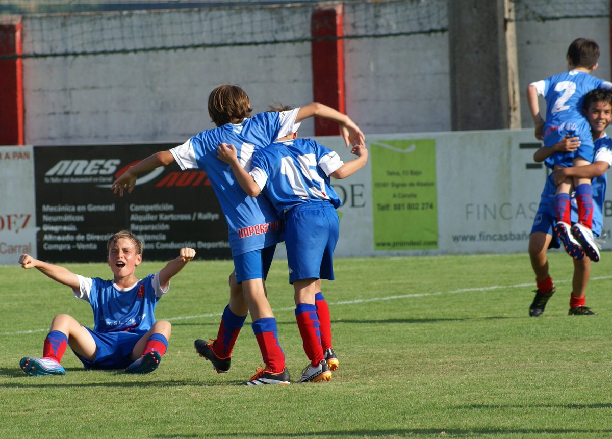 ImperatorOar's tweet photo. 🏆TORNEOS
Acabamos la temporada el fin de semana pasado en el torneo del @carral_ud de la mejor forma posible.
Tercer puesto para los Alevines el domingo y primer puesto para los benjamines el sábado❤️💙
Muchas gracias! @carral_ud
#forzaimper❤️💙 https://t.co/tTZtSO55lJ