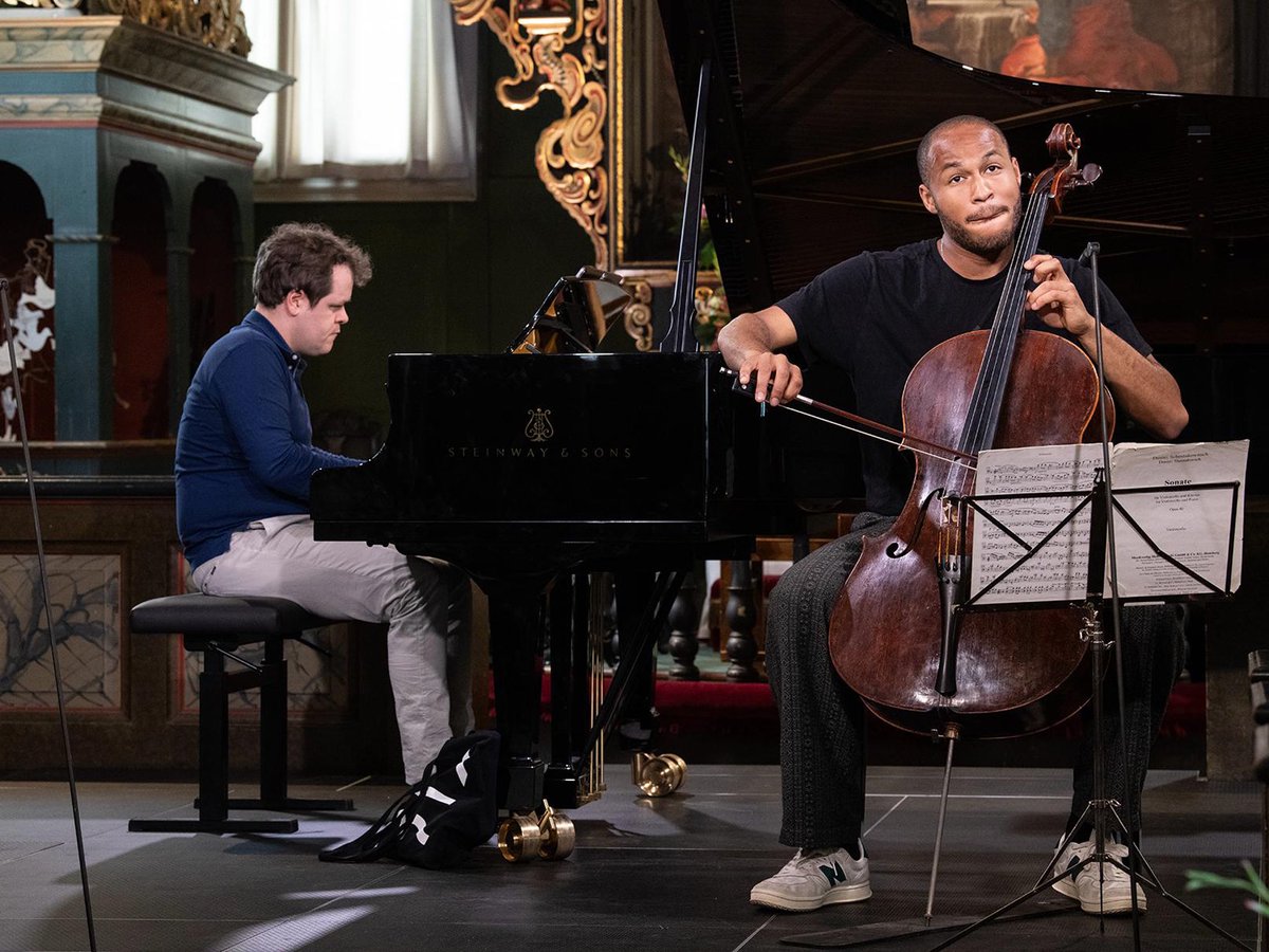 Benjamin Grosvenor (@grosvenorpiano) on Twitter photo Happy times at Risør Kammermusikkfest last week with @TineTrumpet, <a href="/ShekuKM/">Sheku Kanneh-Mason</a>, @Hyeyoon_Park, Ava Bahari and more! Such a beautiful setting for music!
📷 Liv Øvland Happy times at Risør Kammermusikkfest last week with @TineTrumpet, <a href="/ShekuKM/">Sheku Kanneh-Mason</a>, @Hyeyoon_Park, Ava Bahari and more! Such a beautiful setting for music!
📷 Liv Øvland