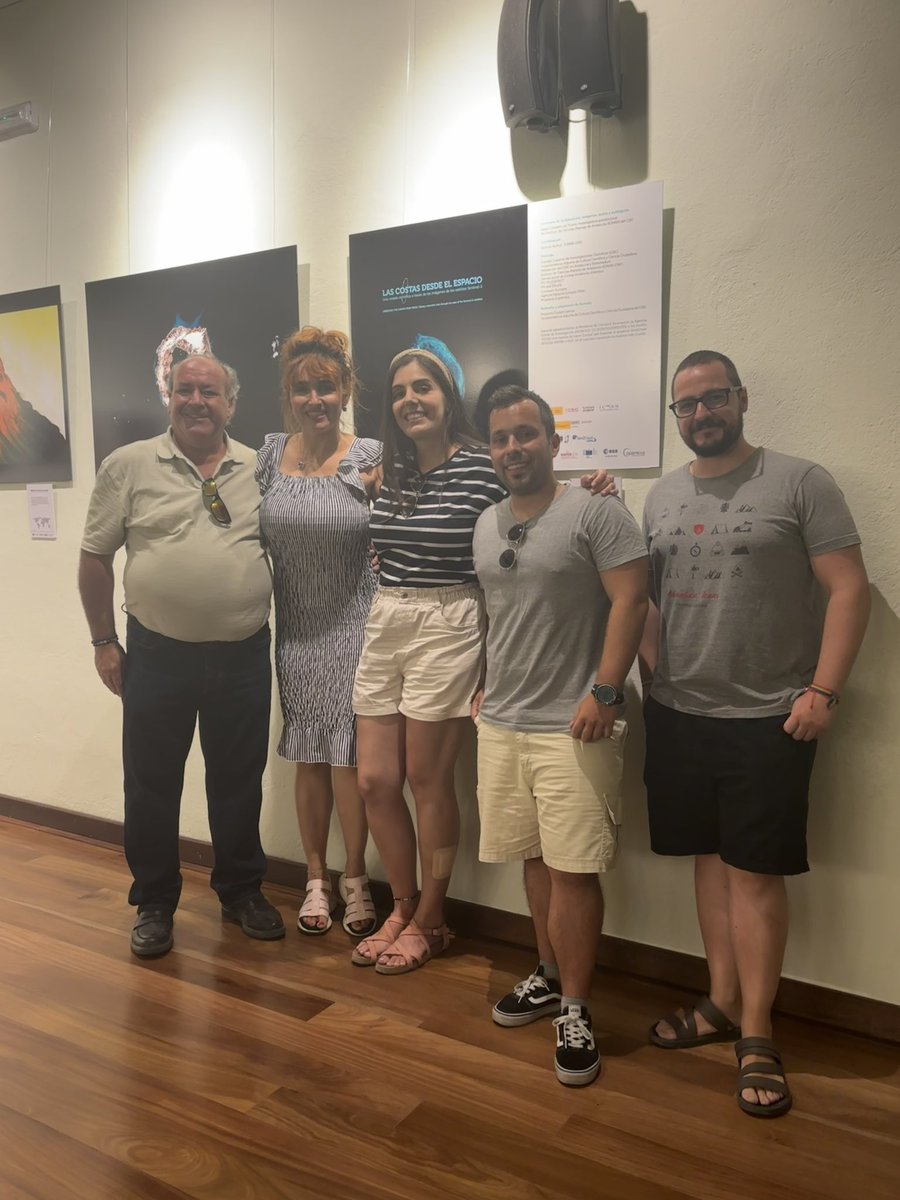Trizbangtheory's tweet image. Estupenda charla ayer de @ICaballero28 en la Casa de los Toruños (El Puerto de Santa María) sobre las imágenes de las costas captadas por los satélites Sentinel-2. ¡Ciencia y observación de la Tierra al alcance de todos! 🌍🛰️
